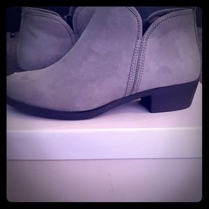 Booties/ankle boots